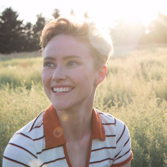 Meet your Posher, Amanda! - Picture 2 of 4